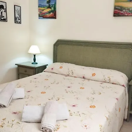 Spacious 4 Bedroom With Parking In Town Centre, * Nerja