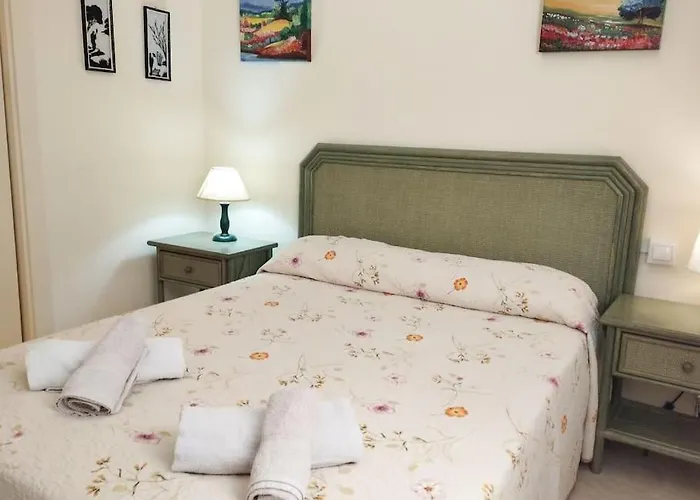 Spacious 4 Bedroom With Parking In Town Centre, * Nerja