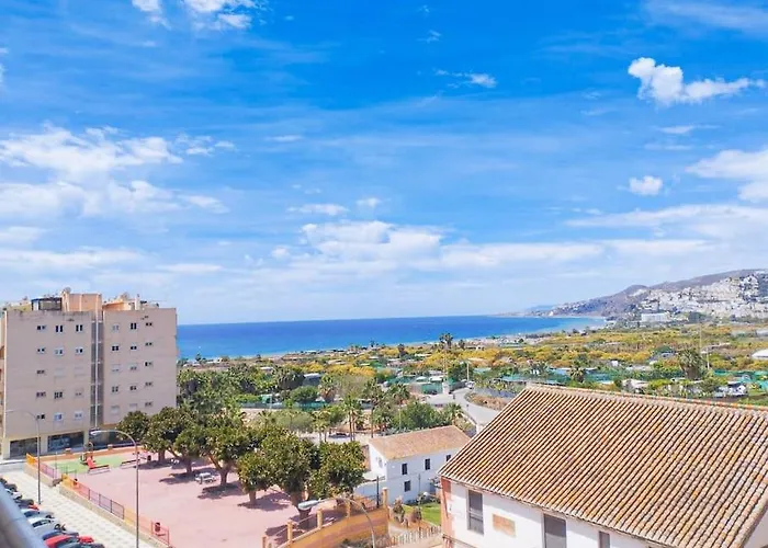 Apartment Spacious 4 Bedroom With Parking In Town Centre, Nerja