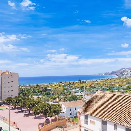 Apartamento Spacious 4 Bedroom With Parking In Town Centre, Nerja